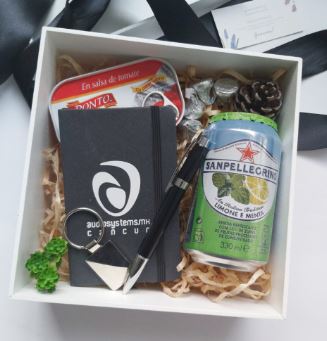 Venta de set de queso, Venta set de Vino, Venta de Termos metalicos ejecutivos personalizados, Venta de libretas y agendas personalizadas en mayoreo, Buscas productos para regalar a clientes, colaboradores  y gente especial, quieres volumen de regalos y personalizados, en Gelpublicite somos Expertos en Regalos Corporativos de fin de año, nosotros si manejamos volumen, si tu necesidad es de entre 15 y hasta mil pzas, somos la empresa que necesitas, porque tenemos stock , porque los hacemos con cariño y profesionalmente  y porque los podemos tener entre 5 a 9 días hábiles, personalizados, además que entregamos a todo el país, Venta de Arcones Navideños Sams, canastas navideñas, canasta Navideña 2022, canasta navideña para empresas, Canastas Corporativas, Canastas Navideñas económicas, Canastas Navideñas Europeas, Canastas y Arcones, Promotora Corporativa de regalos, regalos Corporativos Mexico, Regalo Empresarial, Regalos Navideño Corporativo, Regalos corporativos de botellas de vino individual, Regalos Corporativos Champagne, Regalos Corporativos de fin de año, regalos corporativos de Navidad, Regalos Corporativos Gourmet, Regalos corporativos venta mayoreo, regalos empresa baratos, regalos empresas originales, regalos de navidad para empresas México, Regalos Luxury, Regalos empresariales originales, Regalos personalizados, Arcon Gourmet, Arcon de Regalo, Arcones Ejecutivos, Arcones Empresariales, Arcones Europeos, Acones Navideños, Arcones Navideños CDMX, Arcones económicos, Arcones navideños económicos, arcones navideños económicos empresariales, Arcones Navideños Europeos, Arcones Navideños Liverpool, Arcones Navideños Palacio de Hierro, Arcones navideños Costo, Arcones Navideños Sanborns, Arcones Navideños del Centro, Arcones Navideños Slovensko, Arcones Navideños Puebla, Arcones Navideños Morelia, Arcones Navideños Tampico, Arcones Navideños Merida, Arcones Navideños Chiapas, Arcones Navideño, Los Mejores arcones navideños Queretaro, Puebla, Leon, Celaya, Villahermosa, Merida, Arcon Irlandes, Arcon Español, Arcon Ingles, Arcon Frances, Arcon Italiano, Arcon, Noruego, Arcon Sueco, Arcon Luxemburgo, Arcon Chile, Arcon Argentina, Regalos Premium, Reglos para altos ejecutivos, Regalos para altos Directivos, Luxury gifts y Canastas Navideñas